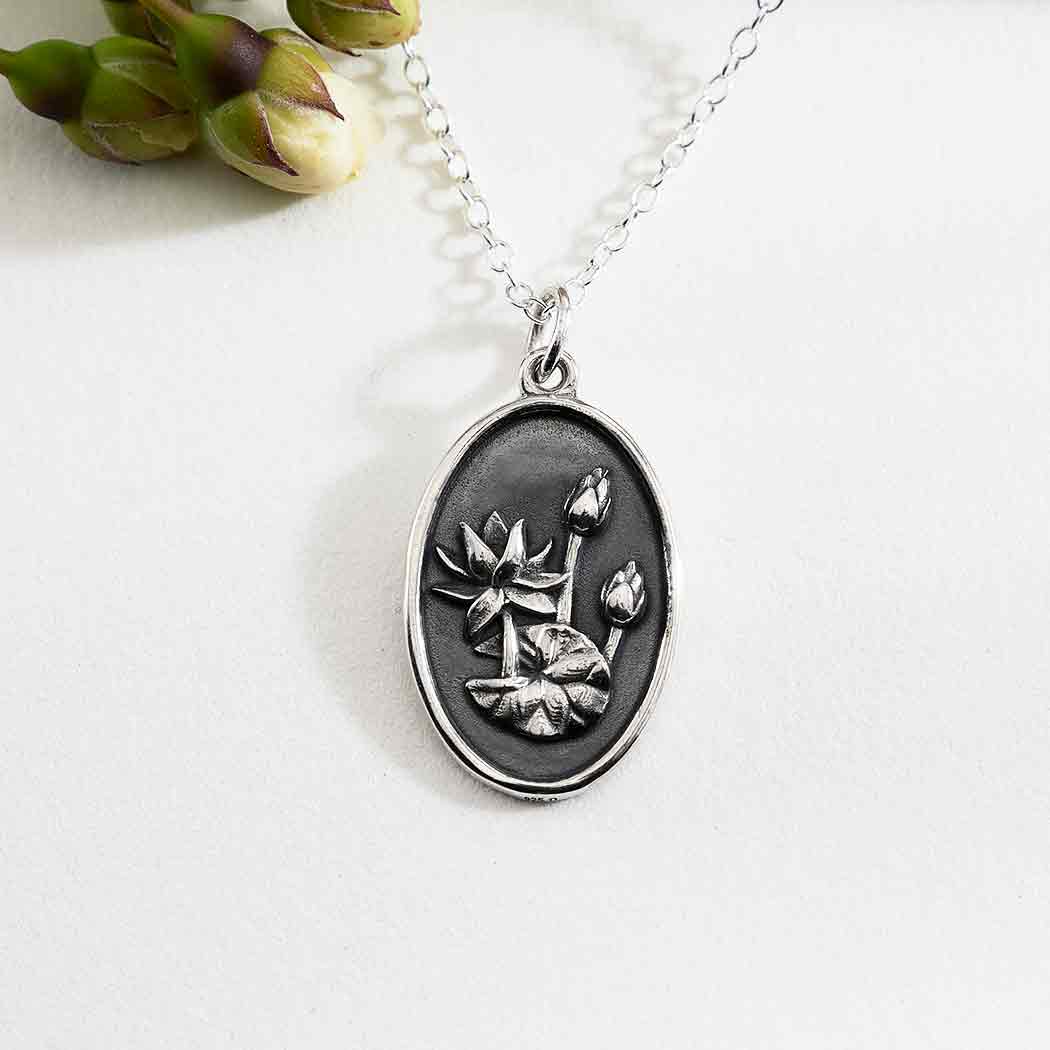 Månadsblomma Juli - Näckrosor Silverhänge
