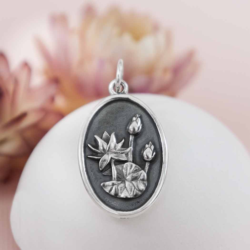 Månadsblomma Juli - Näckrosor Silverhänge