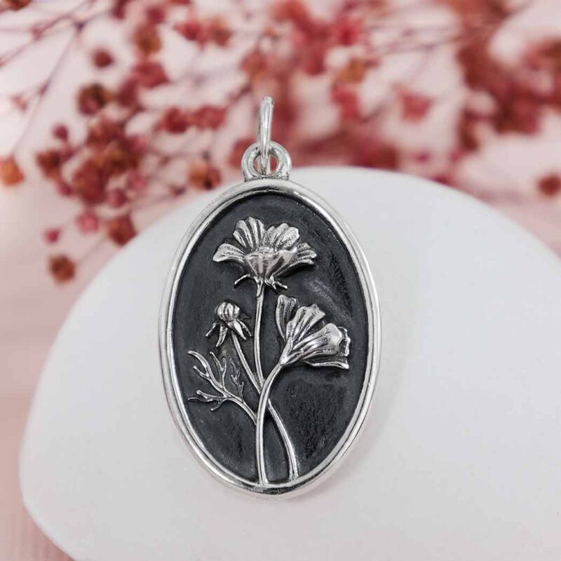 Månadsblomma Oktober - Rosenskära Silverhänge